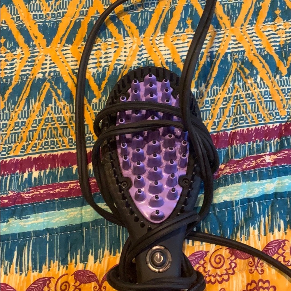 Gently used authentic Dafni Straightening Brush
